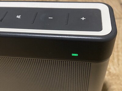 Bose Soundlink III Bluetooth Speaker - Silver -w original Adapter