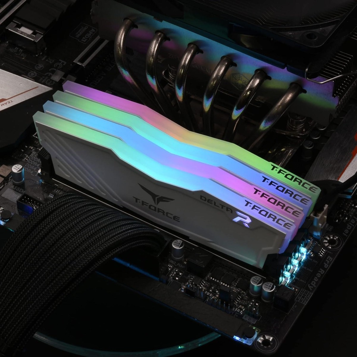 TeamGroup T-FORCE Delta RGB 32GB 4x8GB DDR4-3200MHz UDIMM Desktop