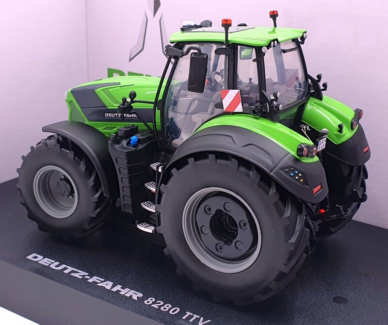Universal Hobbies 1/32 Scale UH6606 - Deutz-Fahr 8280 TTV - Green