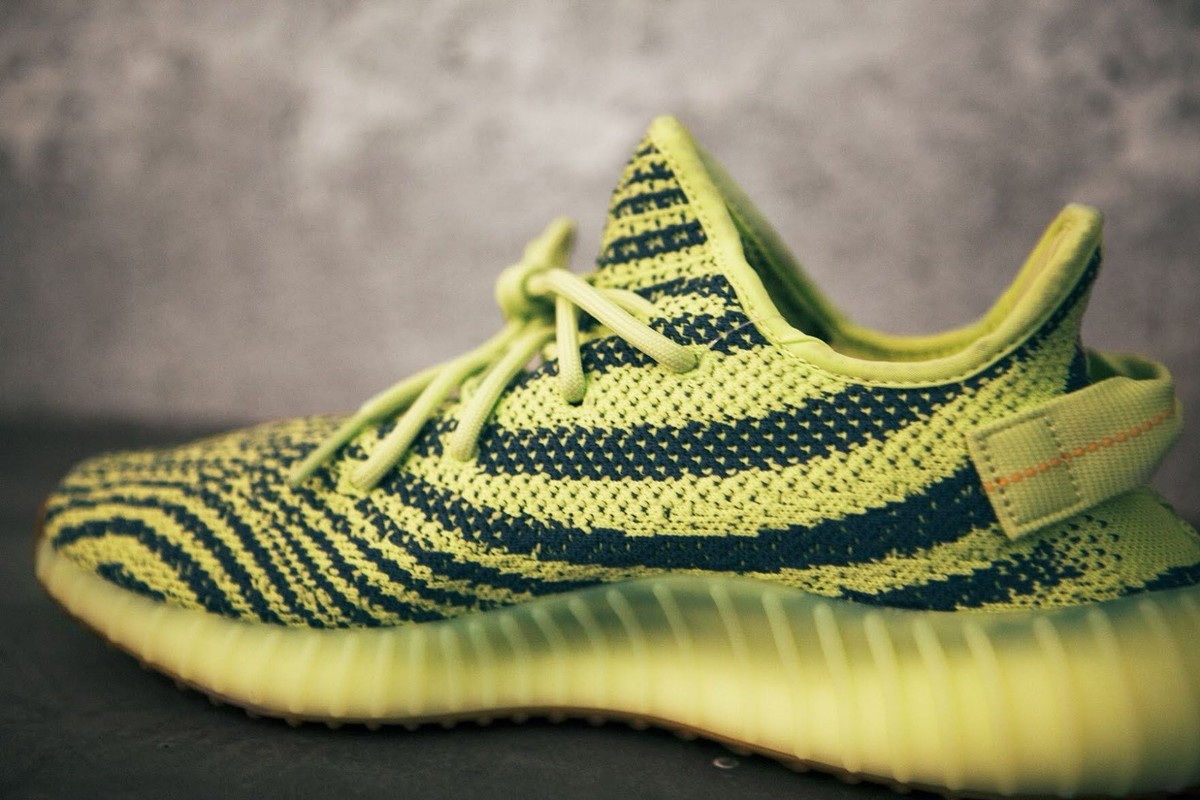 ADIDAS YEEZY BOOST 350 V2 SEMI FROZEN YELLOW YEBRA B37572 SIZE 9.5