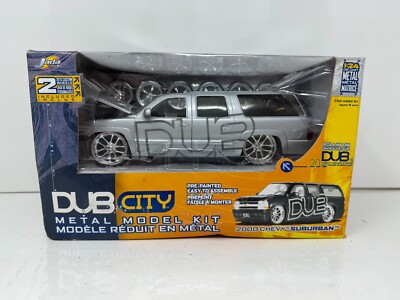 Jada Dub City 2000 Chevy Suburban Gray Metal Model Kit 1:24