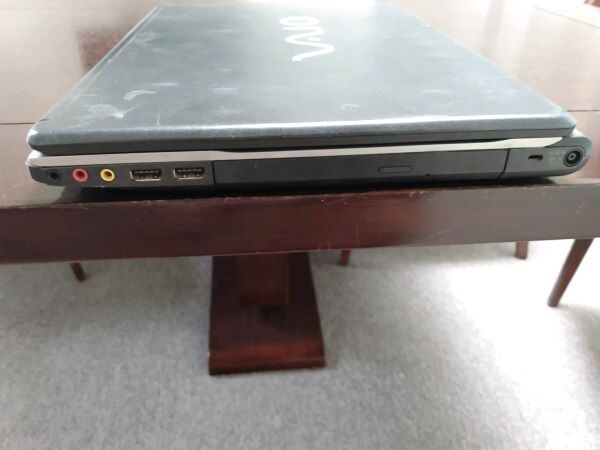 Sony Vaio PCG-7F1L Laptop Pentium M 1.73GHz 512MB RAM - Windows XP