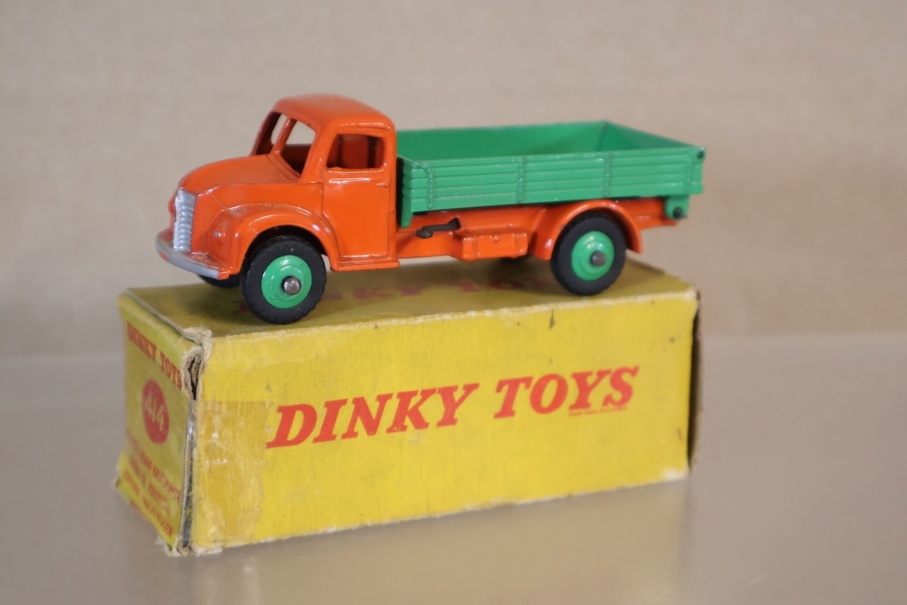 Dinky 414, Rear Tipping Wagon - Free Price Guide & Review