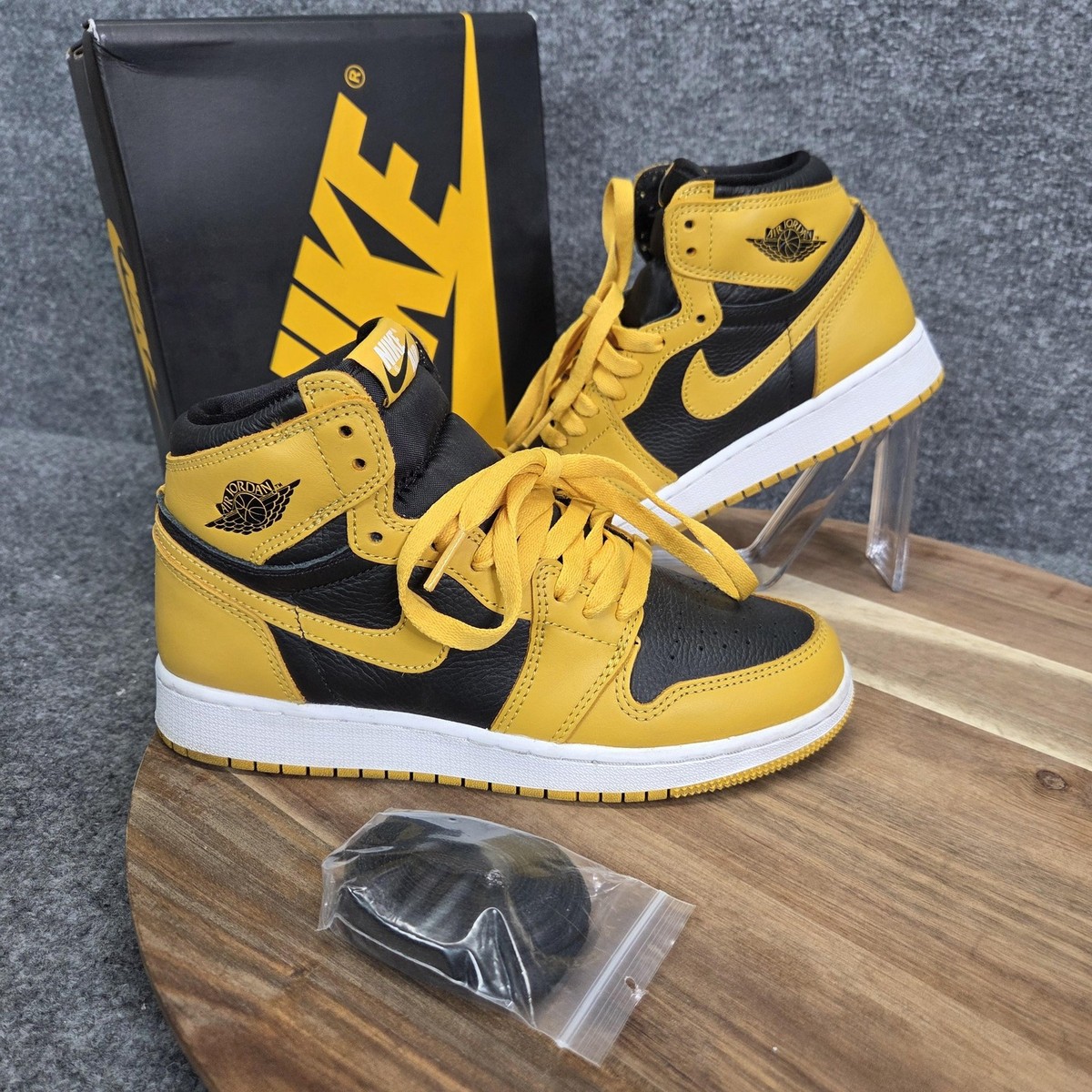 Nike Air Jordan 1 Retro High OG Shoes Youth Size 5Y Yellow Pollen