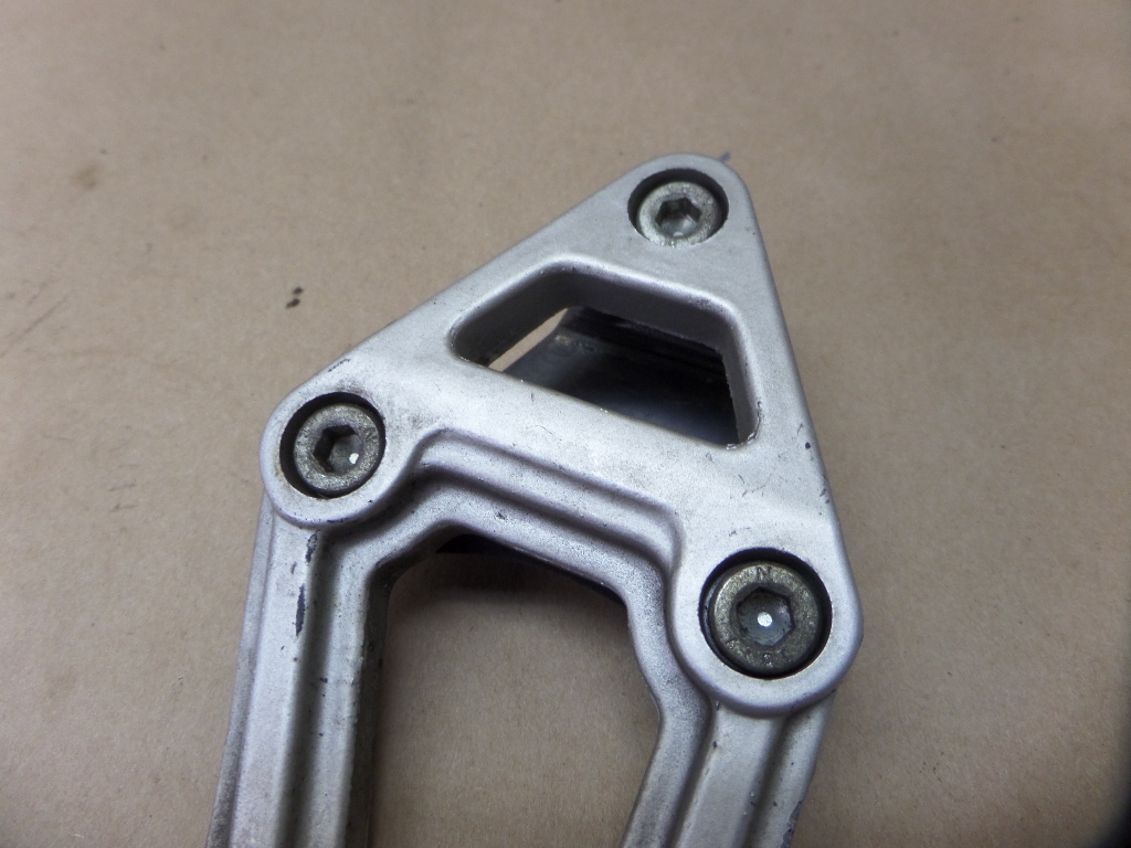 1984 KAWASAKI ZX100 FRONT LEFT FOOT PEG AND BRACKET ASSY | eBay