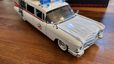 2011 NEW Hot Wheels ELITE GHOSTBUSTERS ECTO-1 1:18 Scale MATTEL EX