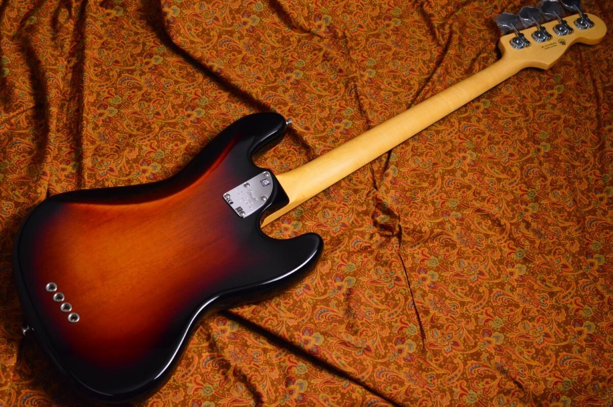 Fender Made in Japan Traditional 60s Jazz Bass Left-Handed 3-Color