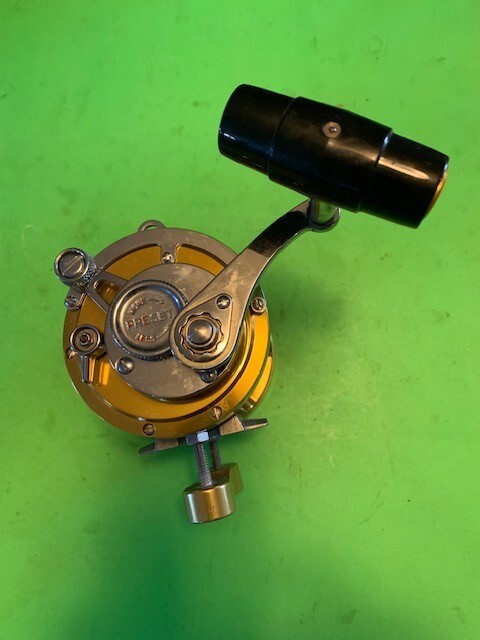 PENN INTERNATIONAL 30SW 2-SPEED FISHING REEL WITH THE ORIGINAL BOX