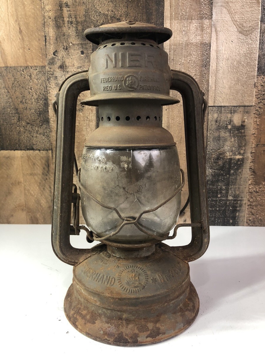Vintage Nier Feuerhand 260 Kerosene Lantern With Original Globe
