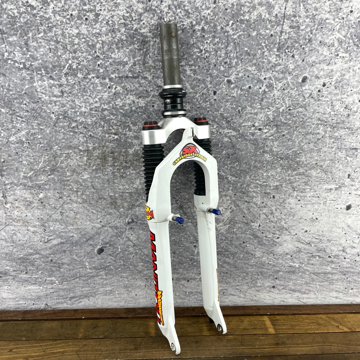 Vintage Manitou Answer Fork SX White 1 1/4 Threadless 26 in 6 In