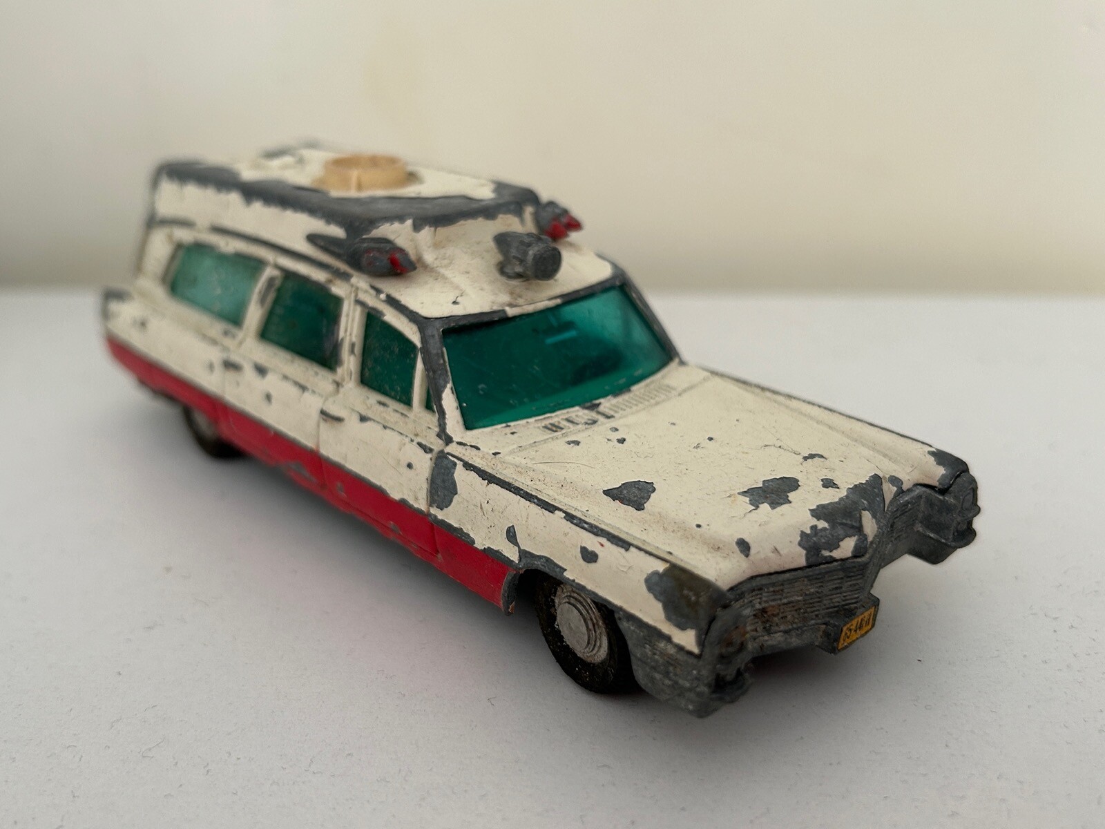 Dinky 288, Superior Cadillac Ambulance - Free Price Guide & Review