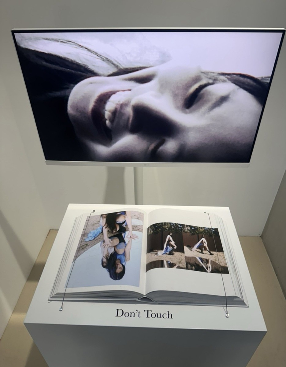 Jennie Photo Exhibition J2NNI5 PhotoBook /On-hand last stock | eBay