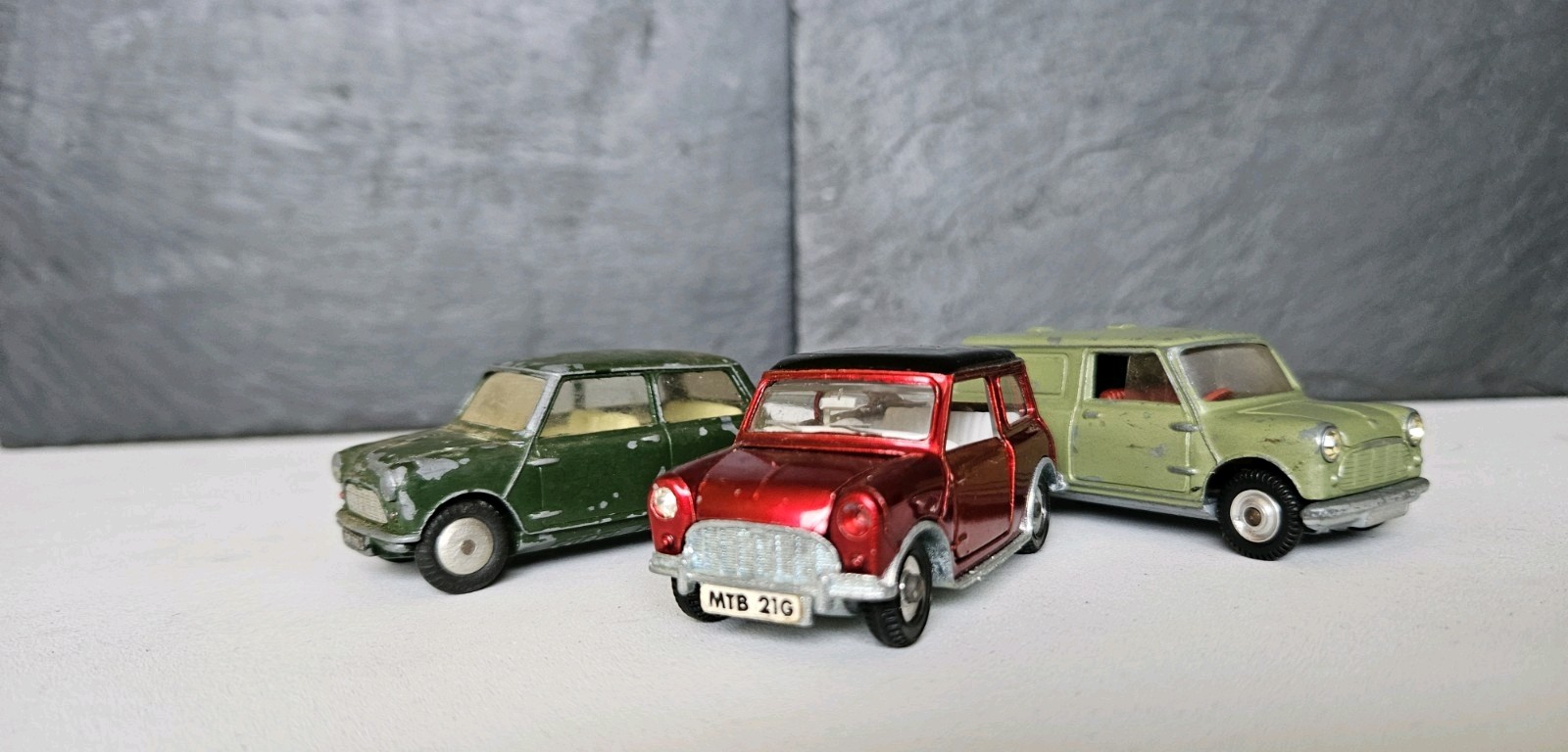 Corgi 450, Mini Van - Free Price Guide & Review