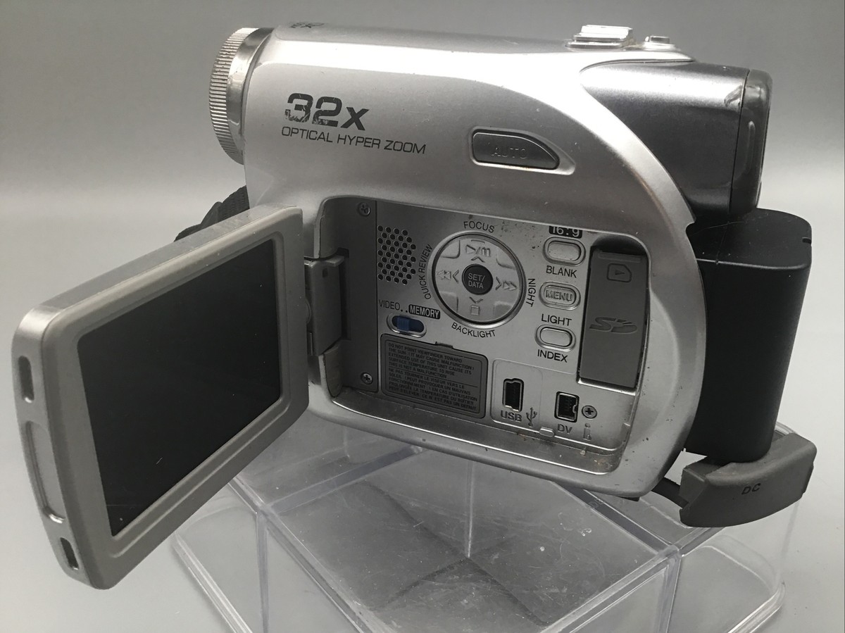 JVC GR-D370U Digital Video Camera 32x Optical Zoom Mini DV