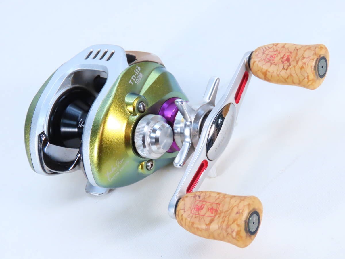 Daiwa TD-Ito103 Megabass Baitcast Reel Right handle | eBay