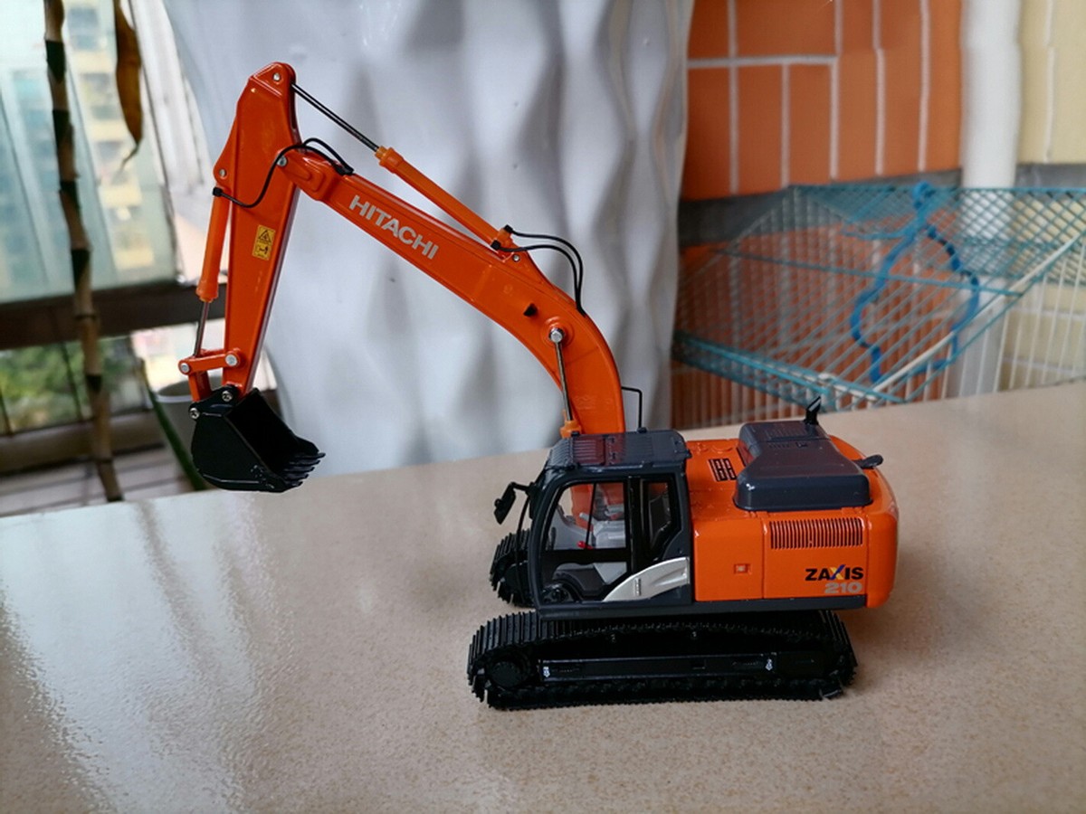 1/50 Hitachi ZAXIS 210-5 Hydraulic Excavator Diecast Model Door