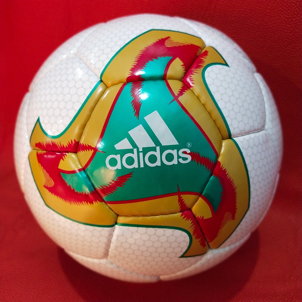 Adidas 2002 World Cup Korea & Japan Fevernova Soccer Ball Size 5