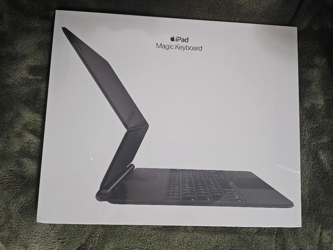 Apple Magic Keyboard for 12.9