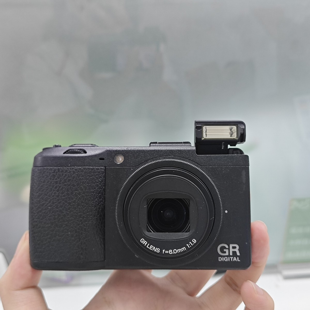 Ricoh GR Digital III (GRD III) – Legendary Street Photography