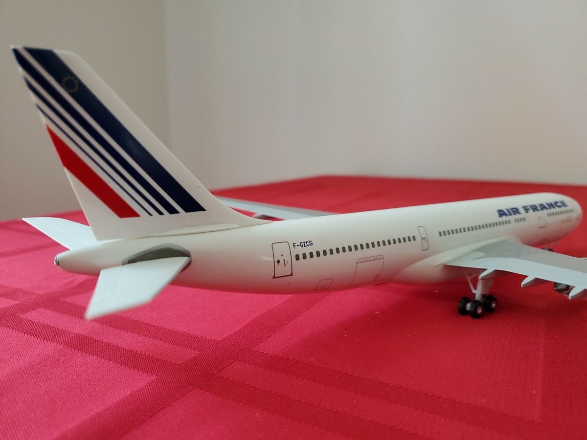 Hogan Wings Air France F-GZCG A330-200 1/200 W/Gear | eBay