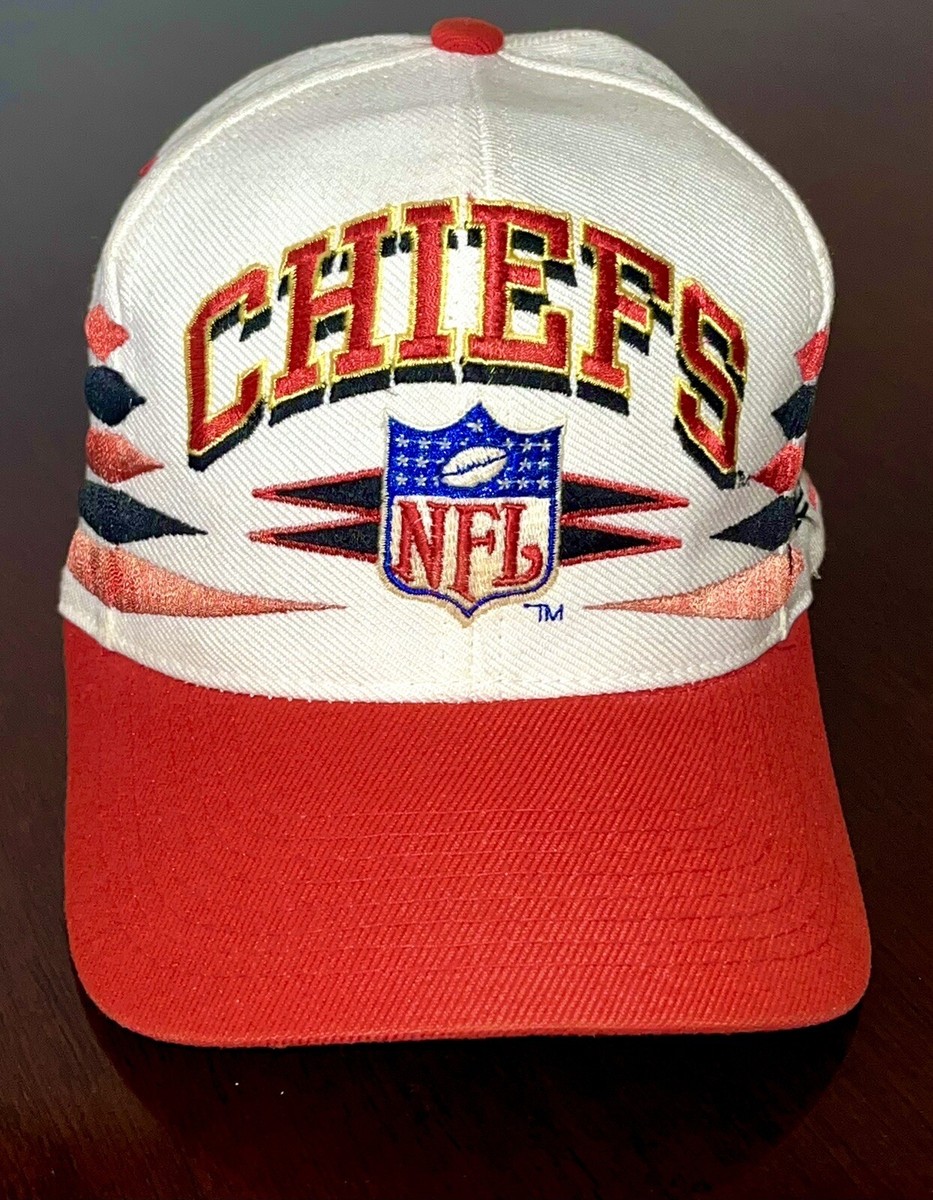 Vintage 90's KANSAS CITY CHIEFS Logo Athletic Diamond Cut Snapback