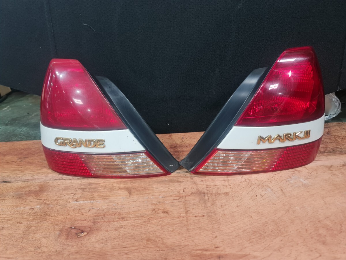 Toyota MARK II GH-JZX110 Modellista tail lights left/right set