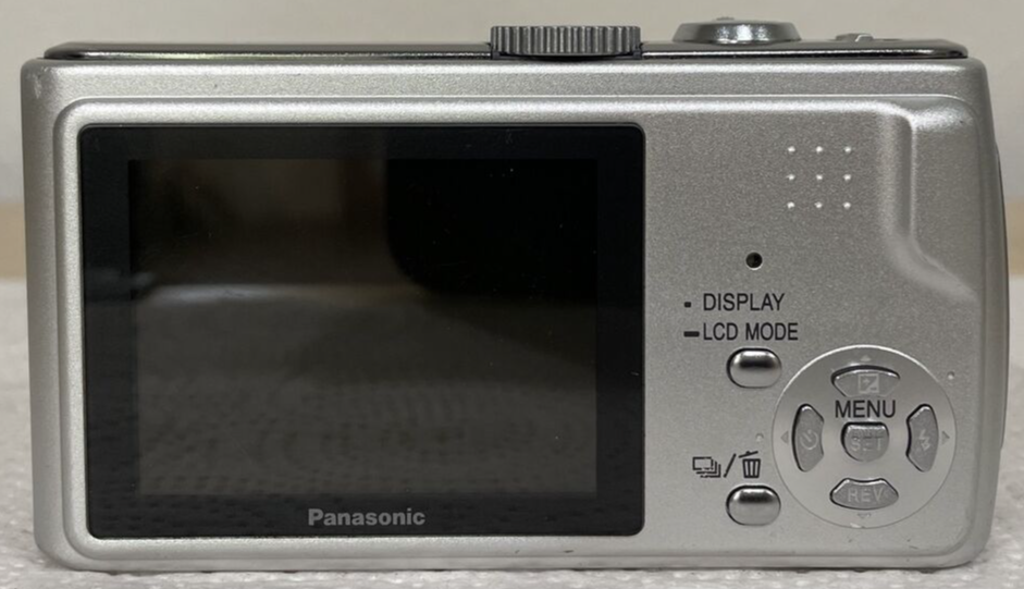 Panasonic Lumix DMC-TZ1 5.0MP Digital Camera (Silver) - POWERS ON
