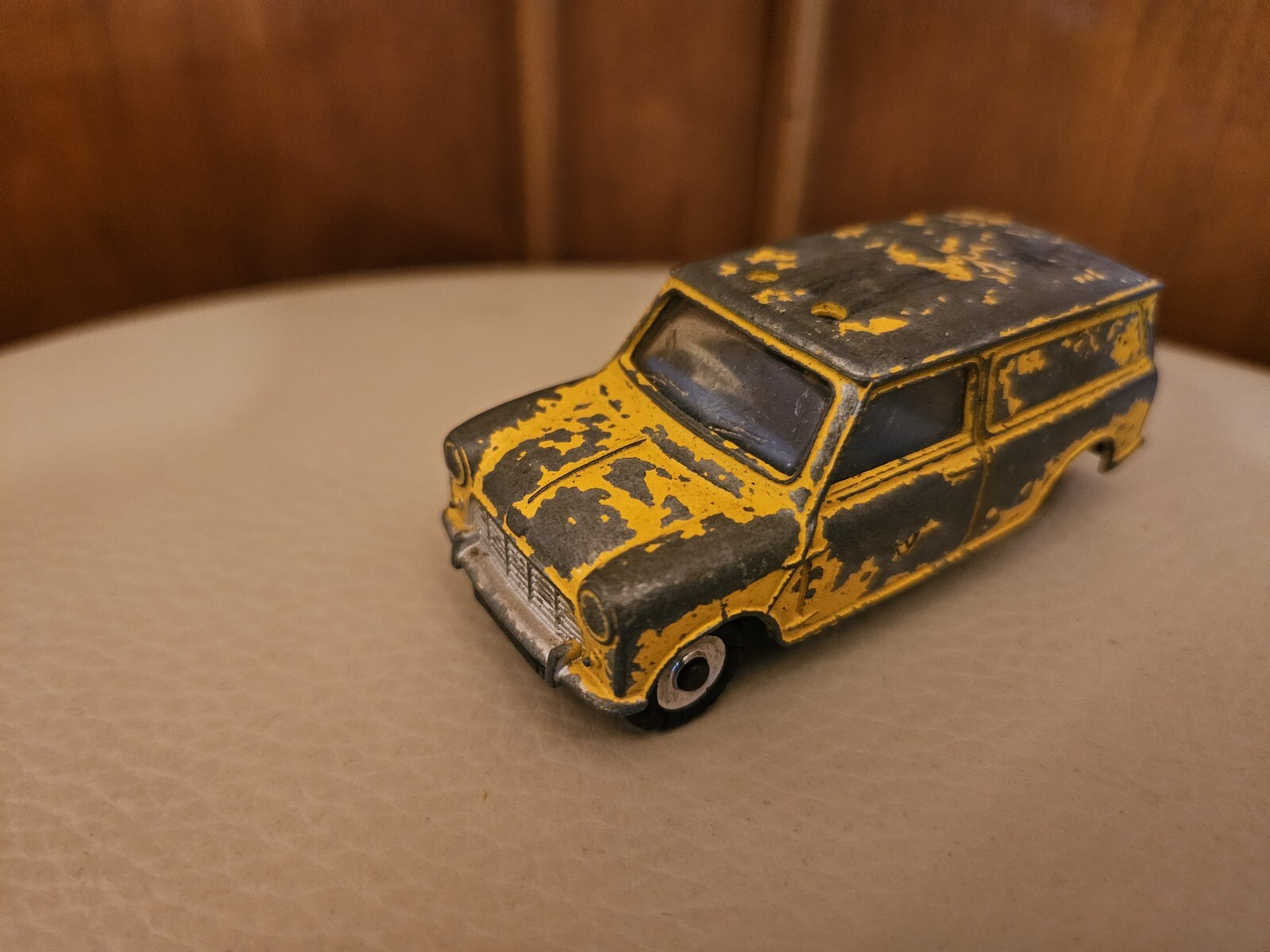 Dinky 274, AA Patrol Mini Van - Free Price Guide & Review