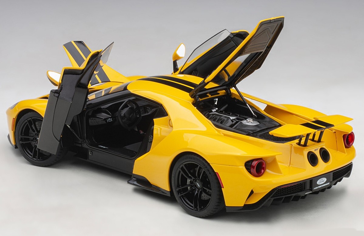AUTOART 72944 1:18 FORD GT 2017 (TRIPLE YELLOW/BLACK STRIPES