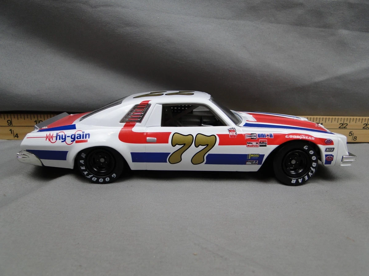 Dale Earnhardt Diecast Racing Cars 1:24 1976 Vehicle Year for sale