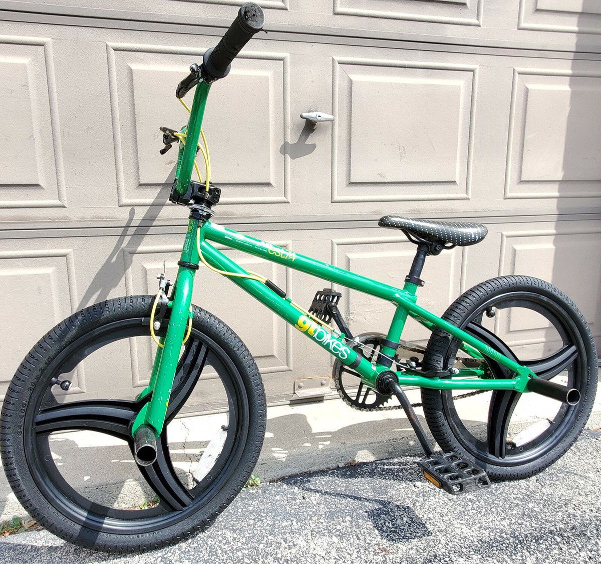 2004 GT Air EST 74 Mid New School BMX Bicycle Green Old Bike