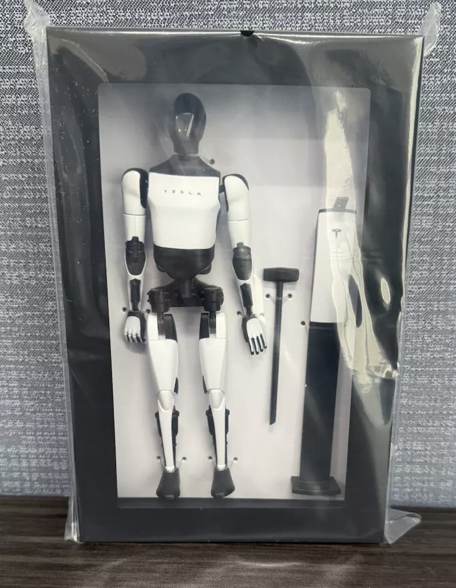 ✓ TESLA Bot Optimus. New in Box Perfect Christmas Gift! IN HAND