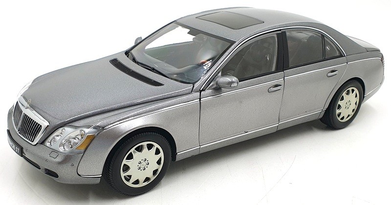 Autoart 1/18 Scale Diecast 76152 - Maybach 57 SWB - Grey Middle