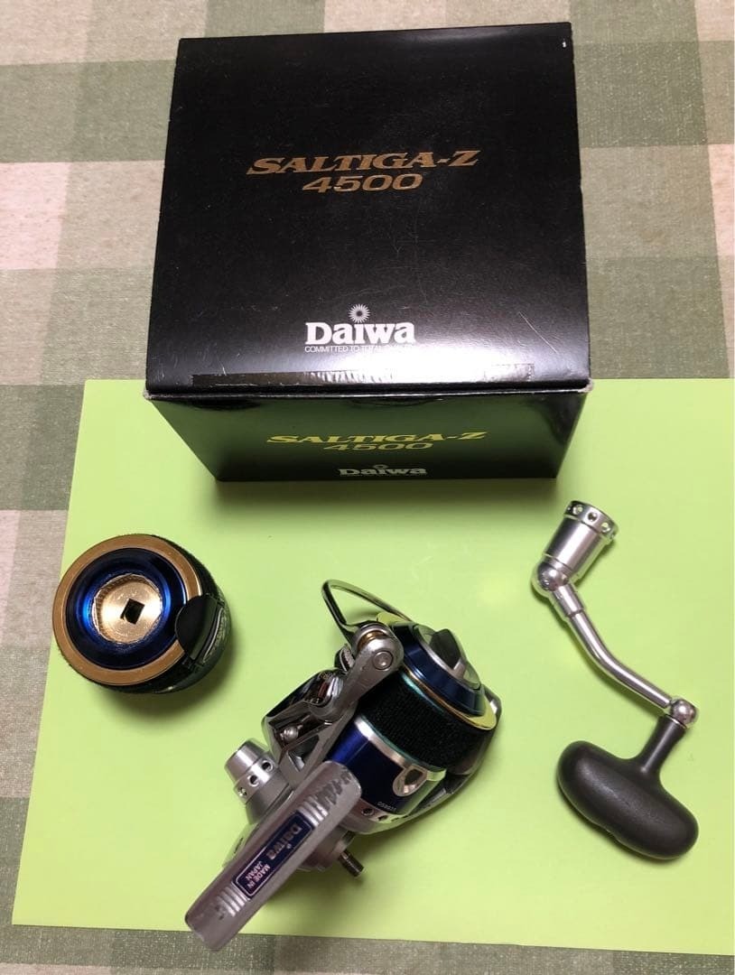 DAIWA SALTIGA Z 4500 Jigging Big Fishing Game Spinning Reel Japan