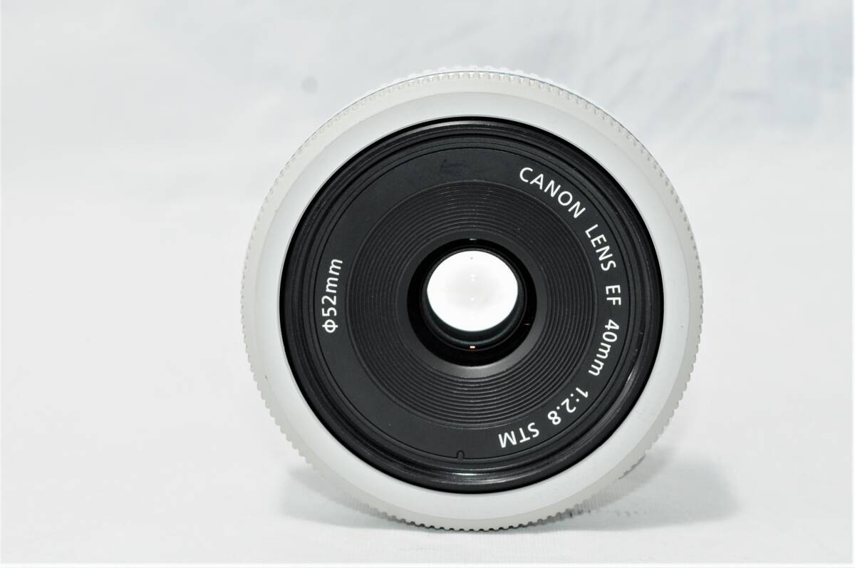 Near Mint-Canon EF 40mm f/2.8 STM Pancake Lens White | eBay