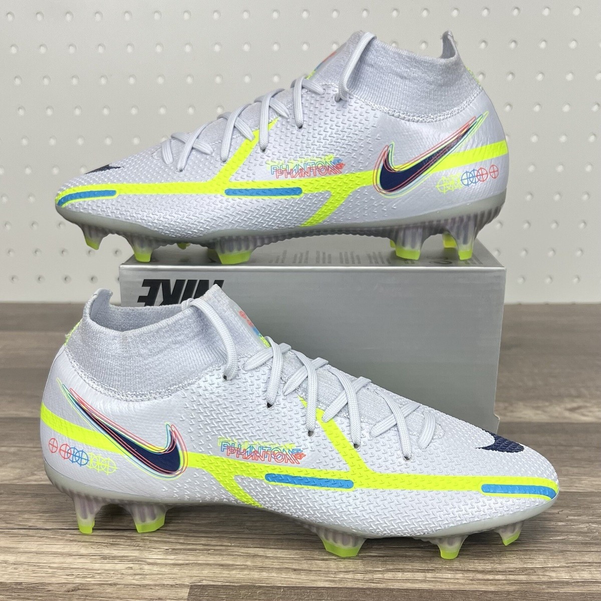 NIKE ファントムGT2 DF FG 27cm 72 NIKE ファントムGT2 DF FG 27cm 72