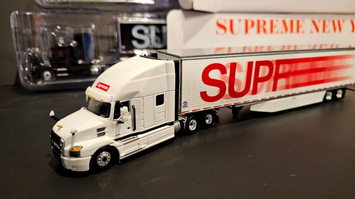 Supreme x DCP FIRST GEAR Mack Tractor Trailer Bundle (White, Lime