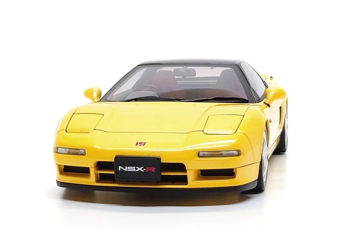 AUTOart Signature 1:18 Honda NSX Type R (NA1) in Indy Yellow Pearl