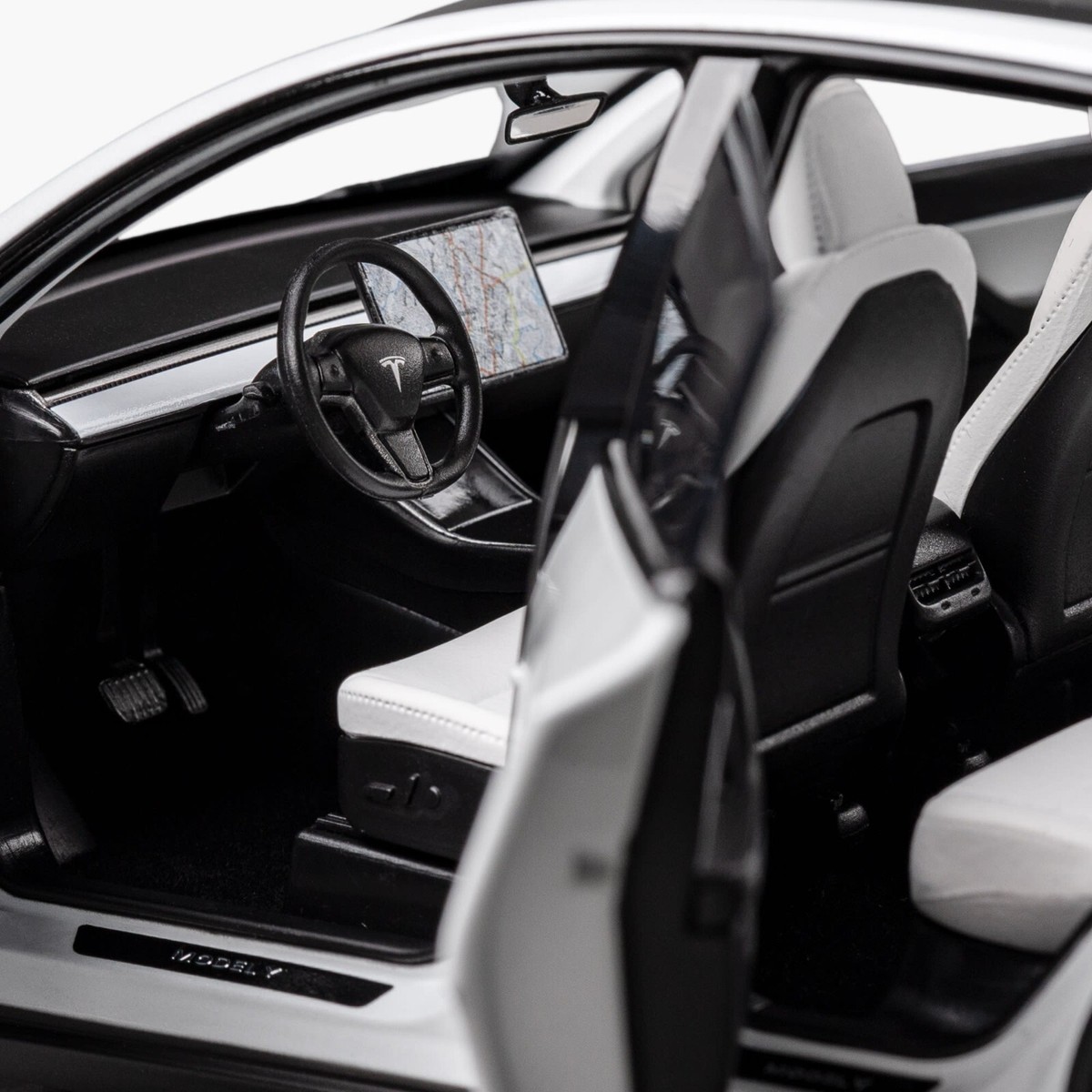 TESLA 1:18 Scale Model Y Diecast Model Car 3 Colors Official Goods