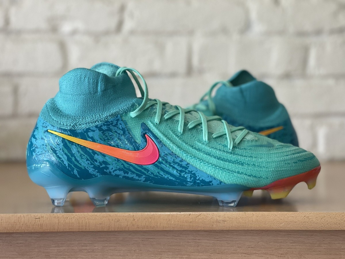 Nike Phantom Luna GX 2 Elite LV8 FG Cleat Soccer Green Glow FJ2571