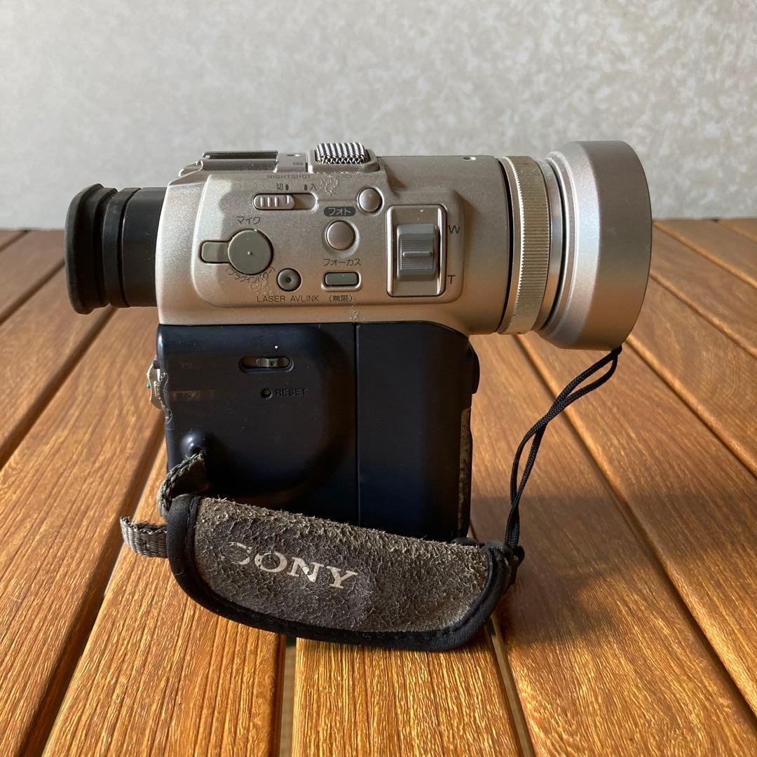 SONY DCR-PC100 Handycam Camcorder miniDV Video Camera Silver NTSC