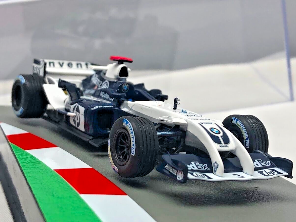 3 2004 BMW Williams FW26 Walrus Nose Montoya 1/43 Diecast Model F1