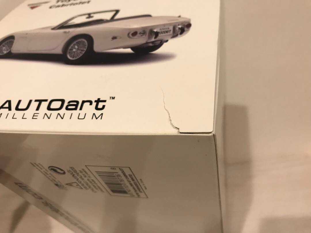 AUTO art MILLENNIUM 1/18 TOYOTA 2000GT White Miniature Scal bond
