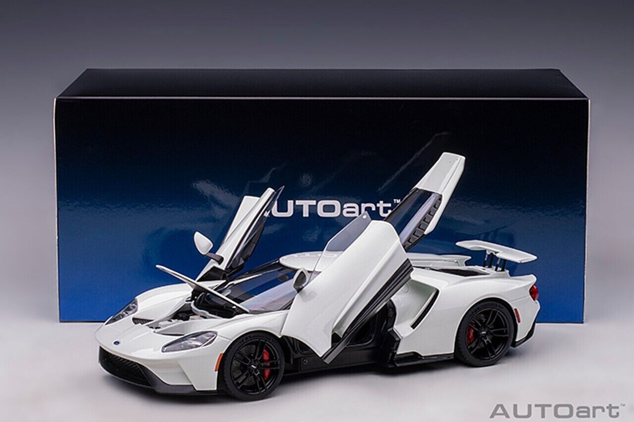 1/18 Ford GT Frozen White 2017 Composite Model Car By Autoart