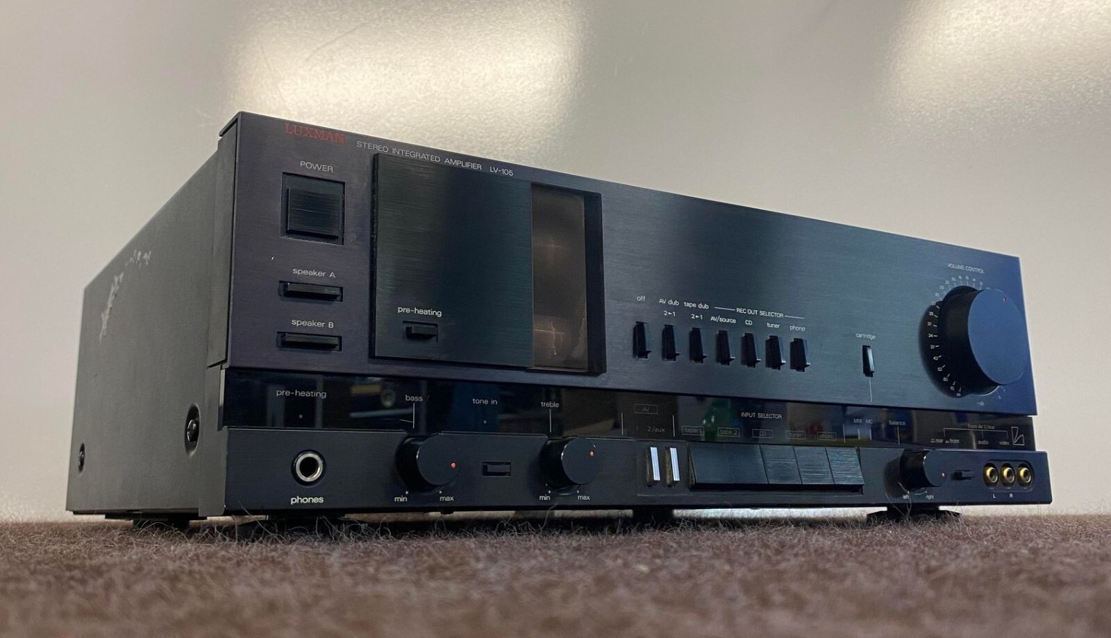 Vintage Luxman LV-105 Stereo Integrated Amplifier. Pro Serviced