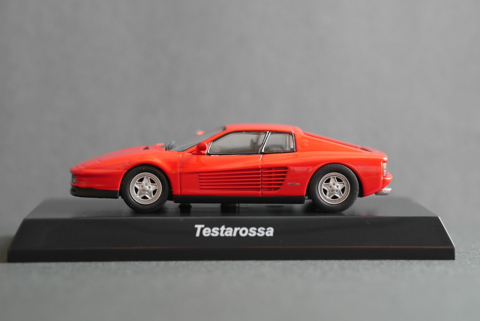 KYOSHO Ferrari Testarossa 1/64 Diecast Red Orange 2010 Assembled