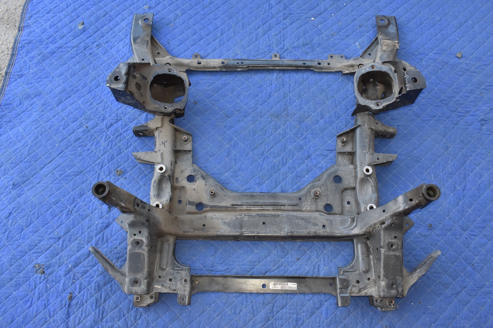 14-18 BMW X5 X6 F15 F16 FRONT SUBFRAME CROSSMEMBER SUB FRAME