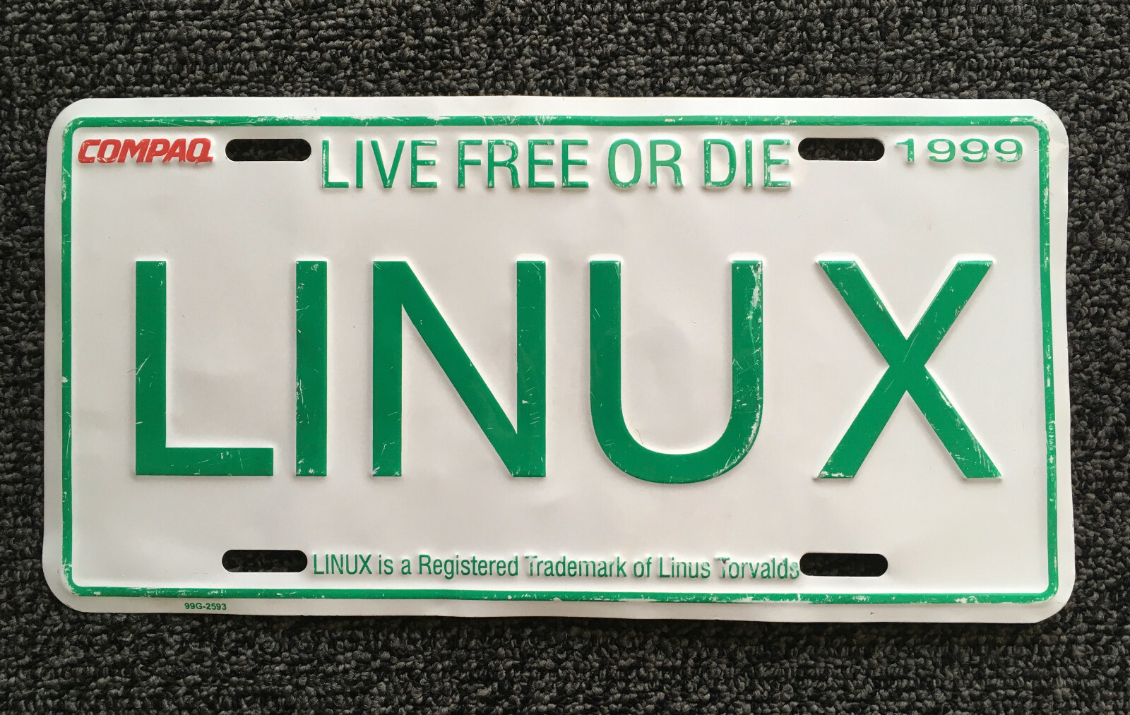 Vintage Promotional Compaq LINUX License Plate Linus Torvalds LIVE