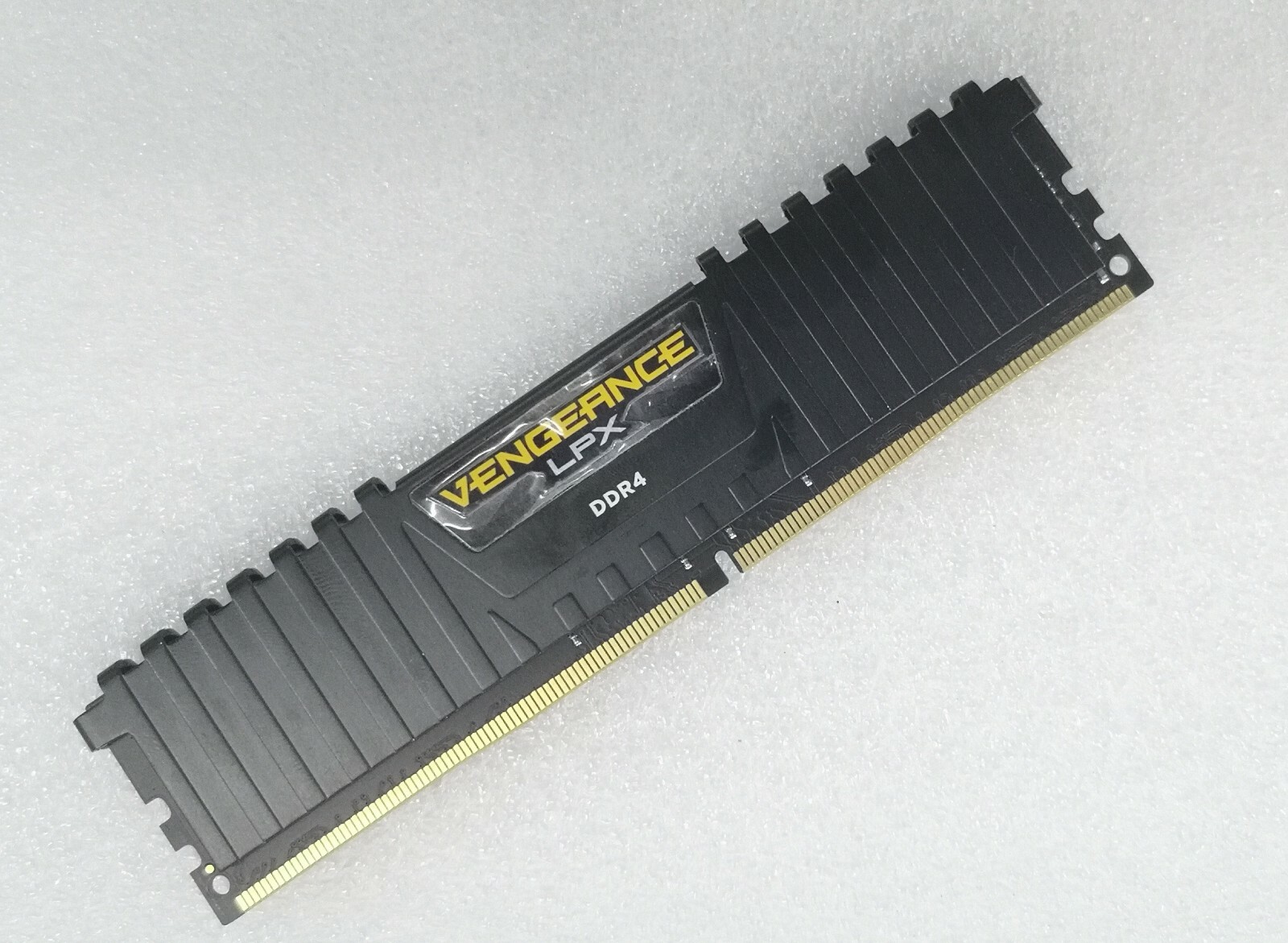 Corsair 8GB DDR4 2400 Desktop DIMM RAM VENGEANCE LPX PC4-19200