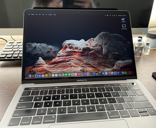 2019 macbook pro 13 inch touch bar READ DESCRIPTION | eBay